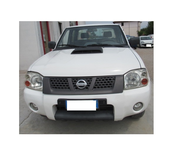 NP 300 2.5 D 4 PORTE 4 X 4 CON GANCIO