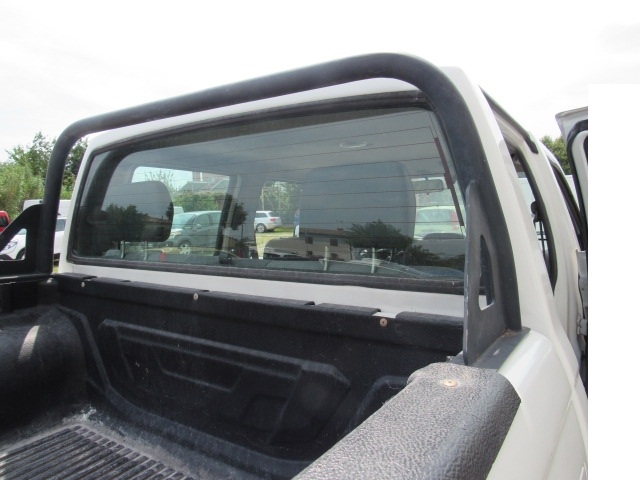 NP 300 2.5 D 4 PORTE 4 X 4 CON GANCIO NP 300 2.5 D 4 PORTE 4 X 4 CON GANCIO