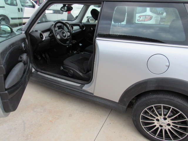 MINI ONE BENZINA