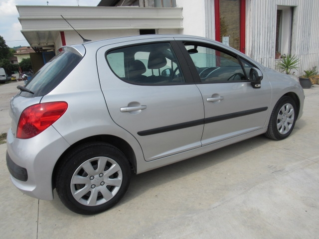 207 GPL NEOPATENTATI 5 PORTE 207 GPL NEOPATENTATI 5 PORTE